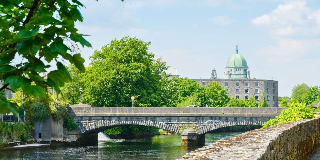 Galway Hop-On Hop-Off Sightseeing Bus Tours – Iconic landmarks, panoramic city views, and must-see attractions in 2025 Hop-on hop-off sightseeing bus tours in Galway, Ireland – Top landmarks, famous attractions, and hidden gems in 2025