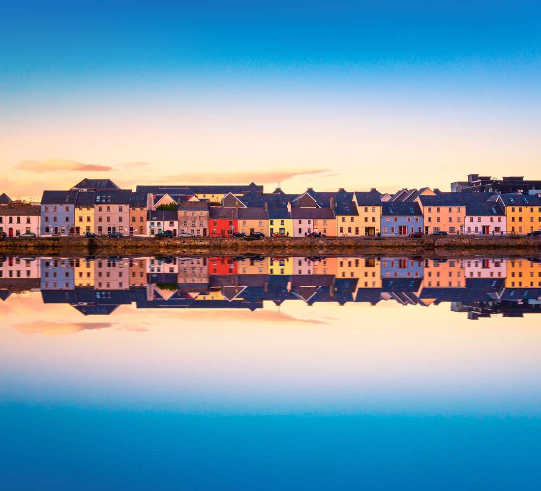 Galway Hop-On Hop-Off Sightseeing Bus Tours – Galway's iconic landmarks and flexible tickets in 2025 Hop-on hop-off sightseeing bus tours in Galway, Ireland – Open-top buses, top attractions, and free cancellation in 2025